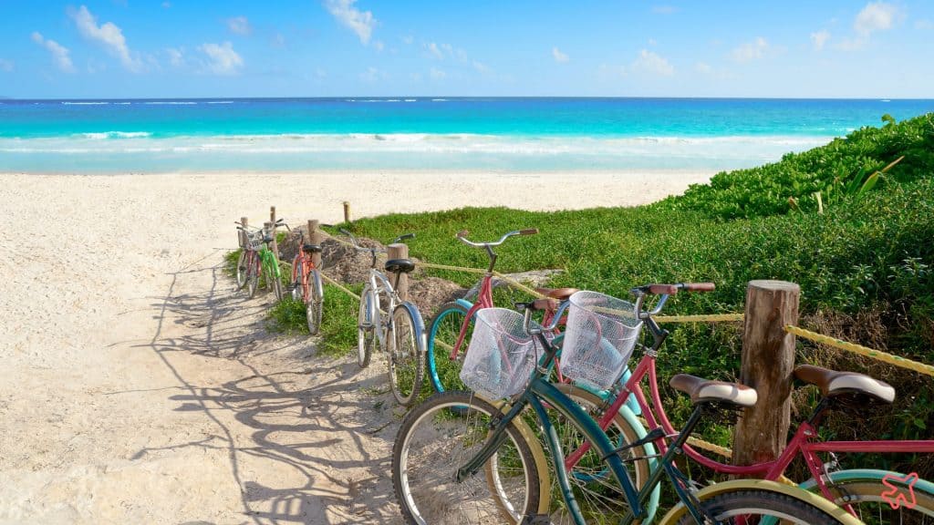 bicicletas en playa tulum